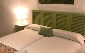 Leon Dormido Rooms & Apartments